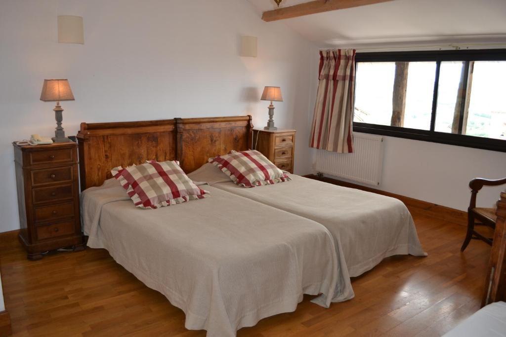 Hotel Des Consuls Castelnau-de-Montmiral Habitación foto